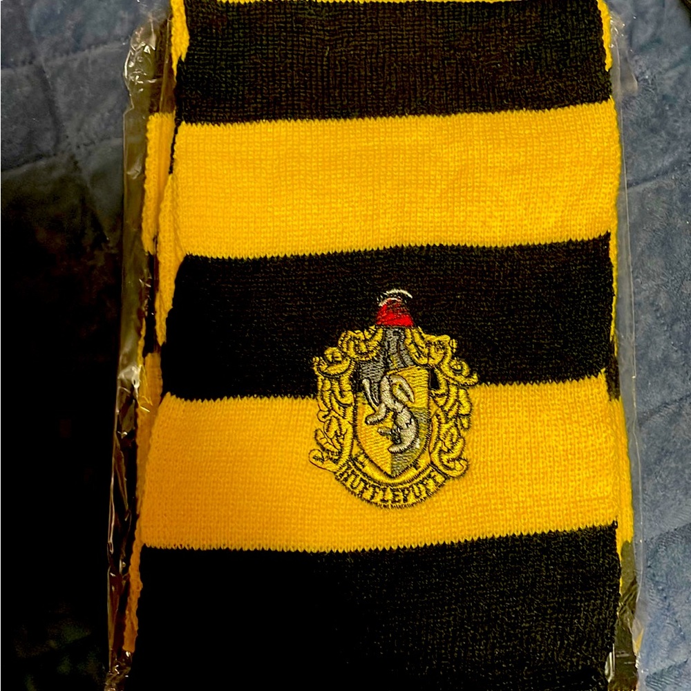 Harry Potter hufflepuff scarf